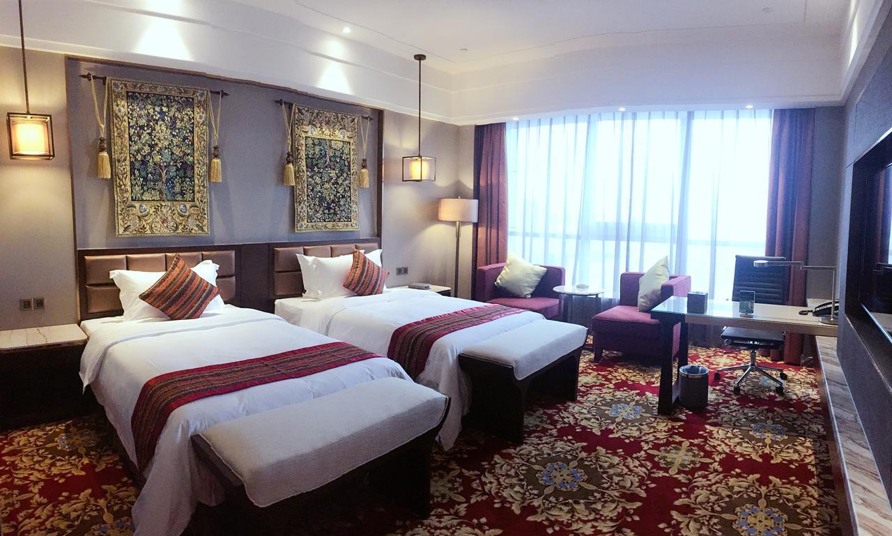Zhongshan Guzhen Huayu Landmark Hotel Exterior photo