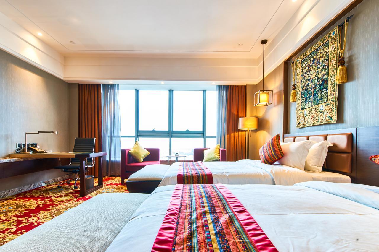 Zhongshan Guzhen Huayu Landmark Hotel Exterior photo