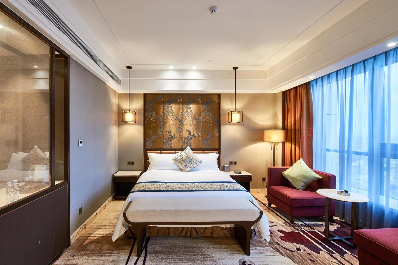 Zhongshan Guzhen Huayu Landmark Hotel Exterior photo