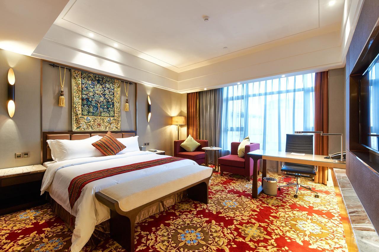 Zhongshan Guzhen Huayu Landmark Hotel Exterior photo